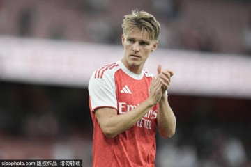 高清:厄德高诺尔高破门 阿森纳热身2-3黄潜</title>
<title>高清:厄德高诺尔高破门 阿森纳热身2-3黄潜