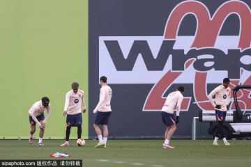 特尔施特根的坚守与挑战:他在巴萨的未来何去何从