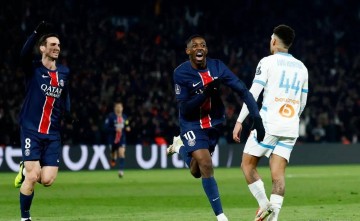 砸烂手柄,赛季独造46球,兑现天赋的登贝莱比姆巴佩更接近金球奖