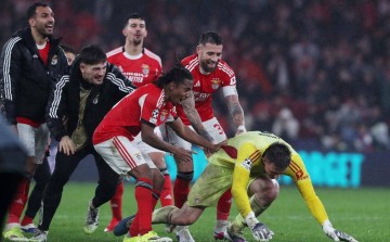 欧冠争夺激烈:六大豪门跻身淘汰赛附加,七支劲旅遗憾出局