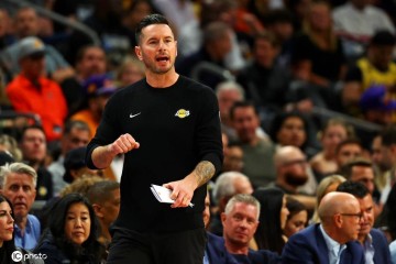 湖人官宣续约雷迪克 菜鸟赛季率队杀至西部第三