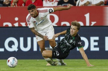 2-2,36岁巴萨旧将桑切斯无敌脚后跟妙传,助西甲第12逼平西甲第7