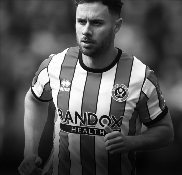 年仅31岁!前英超后卫意外溺亡,400万镑遗产,留给2岁儿子