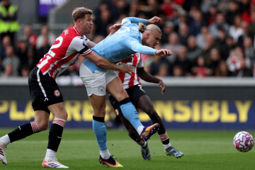 哈兰德一剑封喉,领跑射手榜!多纳鲁马神扑救主,曼城1-0小蜜蜂