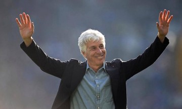 意大利67岁主帅加斯佩里尼率罗马完胜法甲劲旅,取得季前赛三连胜