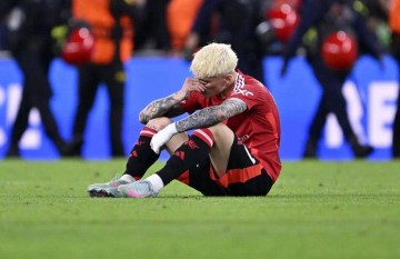 1.66亿镑欧冠收入打水漂!曼联单线作战能否换回亿元转会费新生?