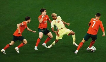 C罗率葡萄牙加冕,登贝莱、亚马尔争金球奖登顶