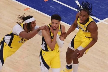 哈利伯顿31+11布伦森43分 步行者神逆转加时胜尼克斯