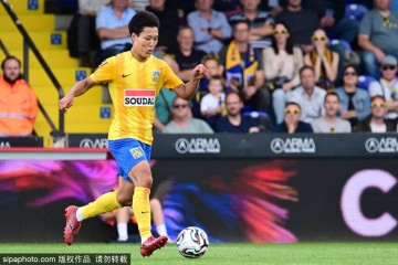 2100万欧元!德甲黑店进货了!27岁日本国脚加盟,或成下一位神锋