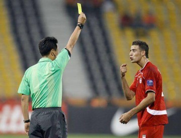 6-1大胜却故意洗牌？孔帕尼的拜仁连黄牌都在玩战术！