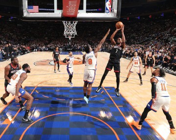 杜兰特空砍30分 唐斯25分尼克斯战胜火箭