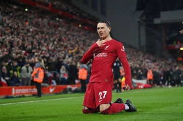 记者:利物浦等待努涅斯确认是否愿意加盟新月,转会可能今天敲定