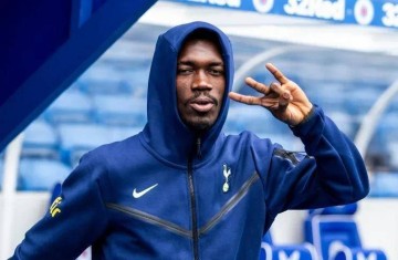 红牌+越位1厘米!十人本菲卡钢铁防线现形,穆帅光明球场决战15年魔咒