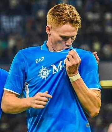 麦克托米内回应重返曼联传闻,拉爵分成愿望破灭!小麦再获一殊荣