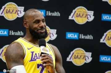 这么突然?詹姆斯更新社媒 明日零点发布重要决定