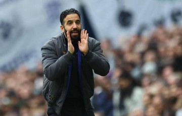 阿莫林巧妙变阵助曼联1-0胜纽卡,逆境中崛起的“成功功臣”