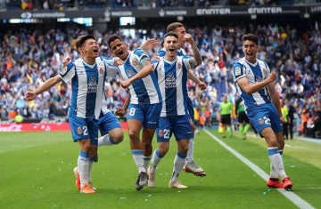 22:15 锁定！西甲强弱对话：埃尔切主场胜率超六成，塞尔塔客场低迷能否破局？