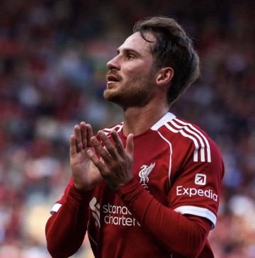 伤病+战术失衡!利物浦中场混乱,斯洛特调整战术迫在眉睫