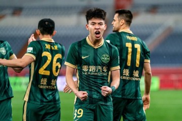 西班牙老帅爆料:国足18岁新星被曼城看中,留洋剑指五大联赛!