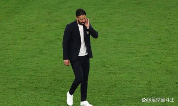 曼联法甲新星争夺战面临多方夹击，转会操作需提速