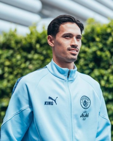 今天是赖因德斯27岁生日，曼城祝福：生日快乐，盼尽快主场见到你