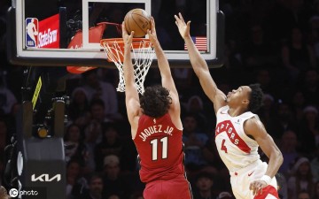 哈克斯21分巴恩斯27+8 热火不敌猛龙3连败