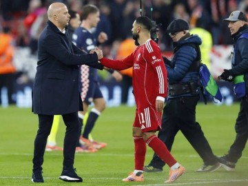 天空体育:阿森纳击败曼联,扩大领先优势,曼城维拉均落败