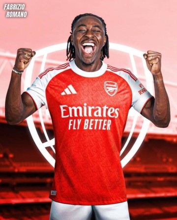 罗马诺：埃泽转会文件已签署，必须及时完成手续才能出战利兹联