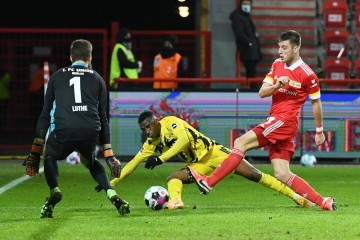 12月20日22:30前瞻:德甲保级关键战,科隆主场迎战柏林联合