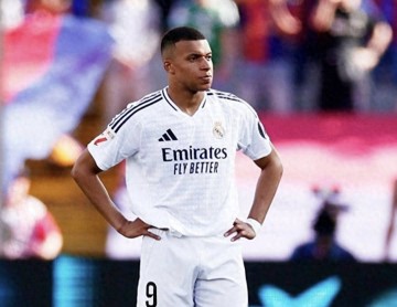 西甲最佳阵容出炉:姆巴佩领衔!巴萨4大巨星入选,维尼修斯无缘