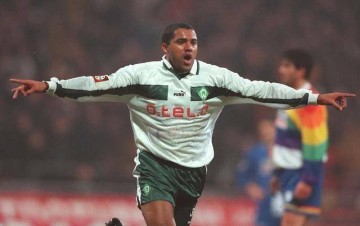 活在罗纳尔多阴影之下，还被国际足联刻意针对，德甲金靴太悲催