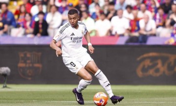 姆巴佩西甲首个赛季斩获40球,仅次大罗47球,距欧洲金靴只差一分