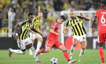 欧冠附加赛：不按常理出牌，费内巴切剑走侧锋鹰击本菲卡