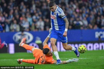 皇家社会 - 巴塞罗那:西甲第20轮阿诺埃塔大战,比赛时间与电视观赛全攻略