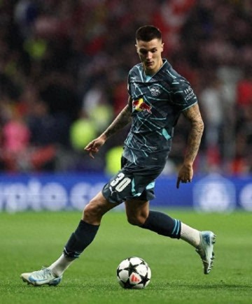 纽卡升级报价,9000万狂砸曼联猎物:22岁莱比锡射手面临抉择