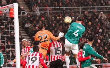 1-0!萨拉赫队史助攻王,范戴克一剑封喉,但利物浦的欧冠之路正越走越窄