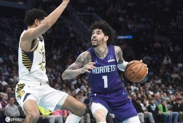 西亚卡姆30+14鲍尔空砍33分 步行者险胜黄蜂