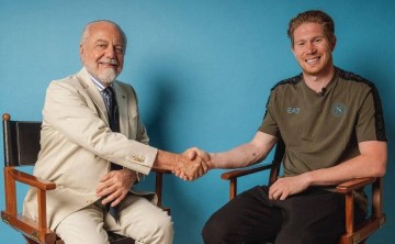 那不勒斯俱乐部宣布签下德布劳内,自由身加盟,年薪1000万欧元