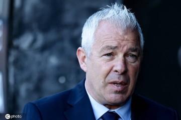 突发心脏骤停!一代足球传奇去世</title>
<title>突发心脏骤停!一代足球传奇去世