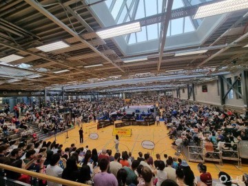 樊振东德甲首秀，两连败！2500名观众涌入，对手：他需要时间