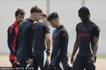 贝克汉姆罕见发飙!怒斥曼联球员:你们不配穿红魔战袍!