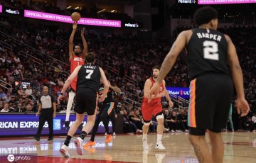 乌度卡绝境之中卸下执念 谢泼德连拿14分为火箭改命