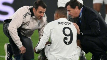 法国队的“大腿”倒下了?姆巴佩伤情确认,皇马的欧冠之路突生变数