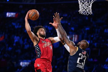 爱德华兹8分获MVP詹姆斯5+4 星辰队大胜条纹队夺冠