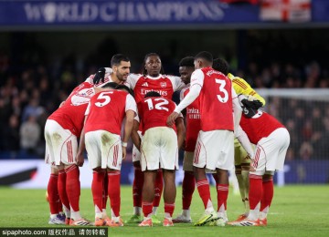 VAR评审引爆英超赛场:凯塞多红牌风波与马特塔点球重罚