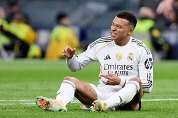 皇马又要四大皆空？锋线大腿十字韧带撕裂，姆巴佩也恐赛季报销