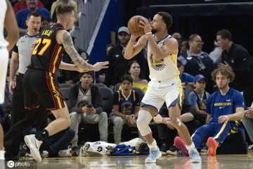 里程碑!库里父子超科赶詹历史第二 3分失准勇三崩再现