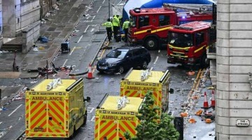 驾车冲撞利物浦队夺冠庆祝球迷！英国54岁男子被判21年6个月