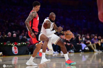 湖人连败危机如何化解 是时候考虑交易詹姆斯了?