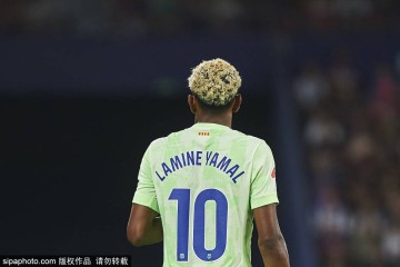 巴萨新球场启用再遇阻!蒙特惠奇奥林匹克体育场面临挑战